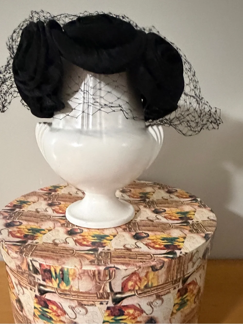 Vintage Black Veiled Rose Accent Fascinator Hat - Women Accessories